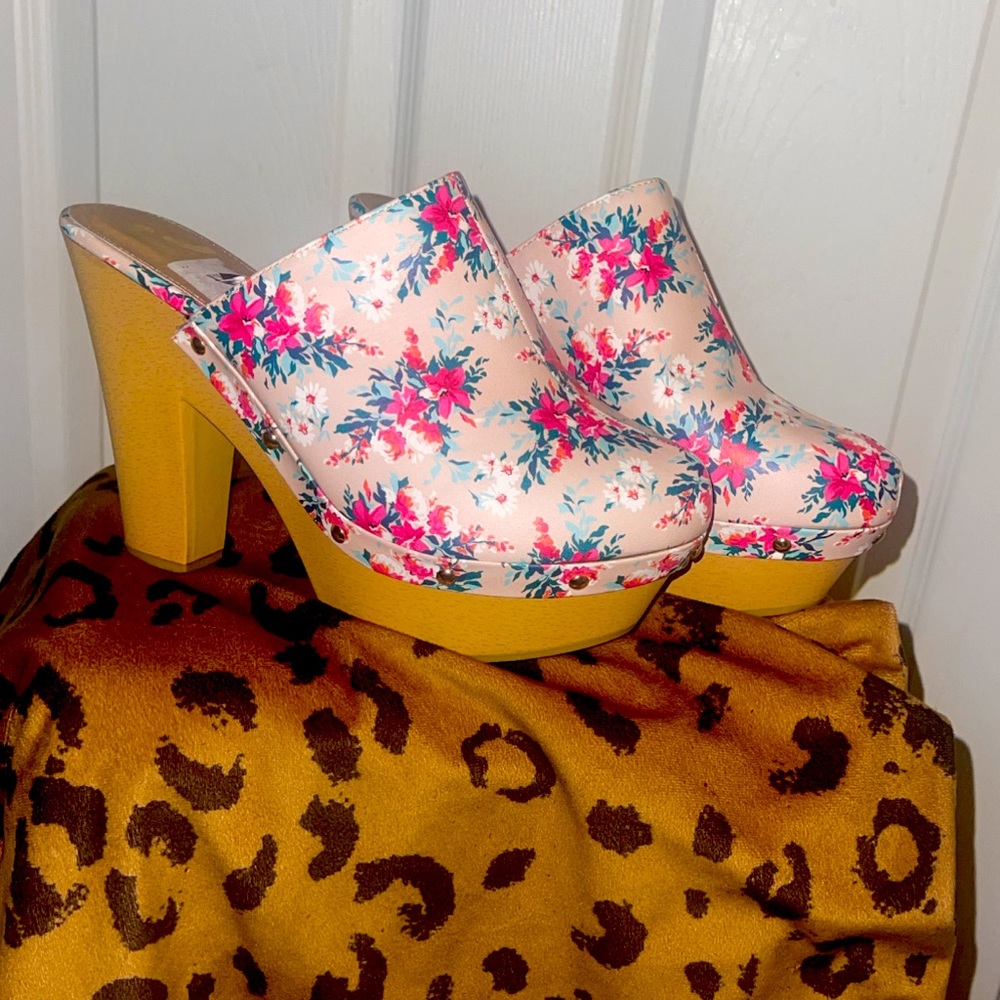 Report Heels